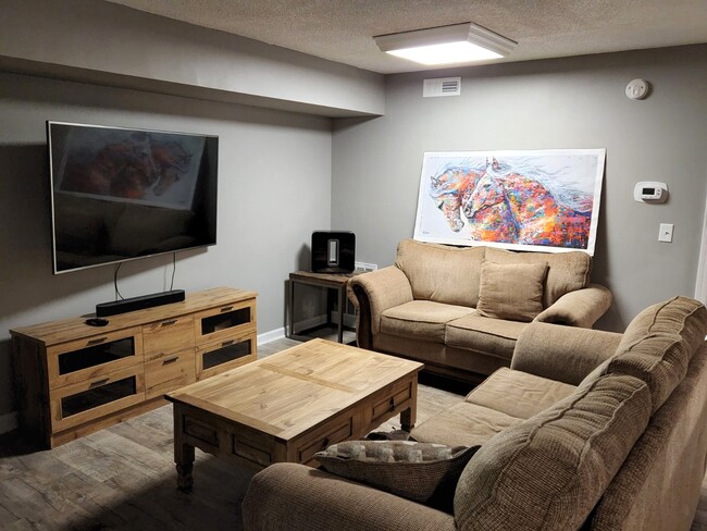 Building Photo - 8500 Ankara Ct Unit # 49