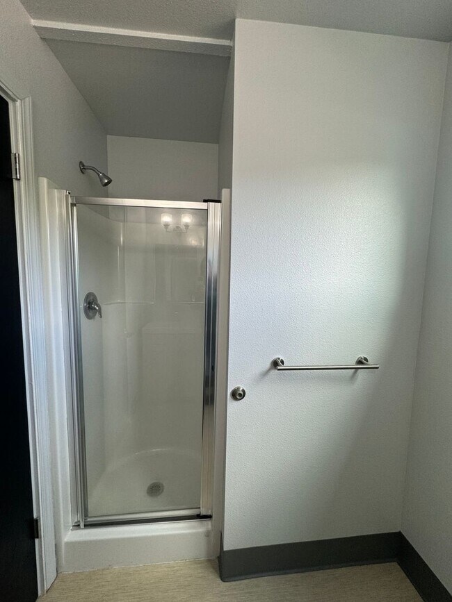 Photo - Apartment with unique floor plan - Shasta ...