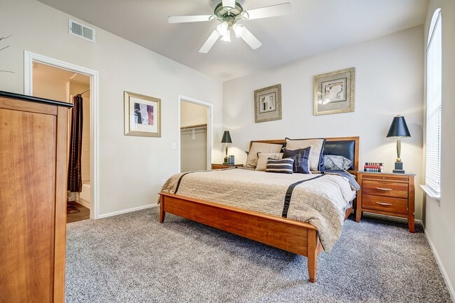 Legacy of Cedar Hill Apartments and Townhomes