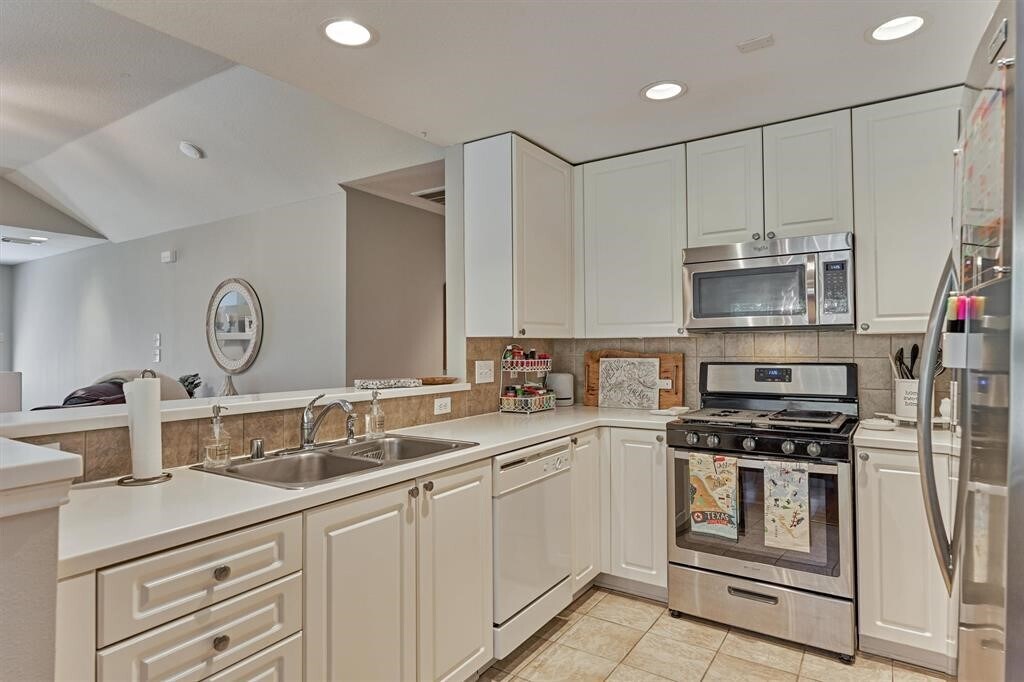 Photo - 87 Woodlily Pl
