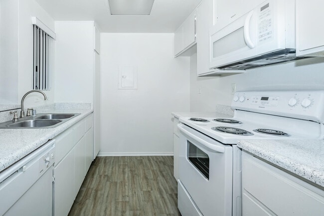 Photo - Pinecrest Apartment Homes