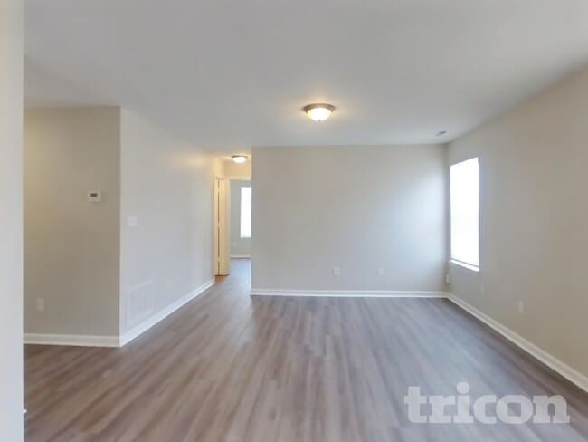 Photo - 1619 Prairieview Ln