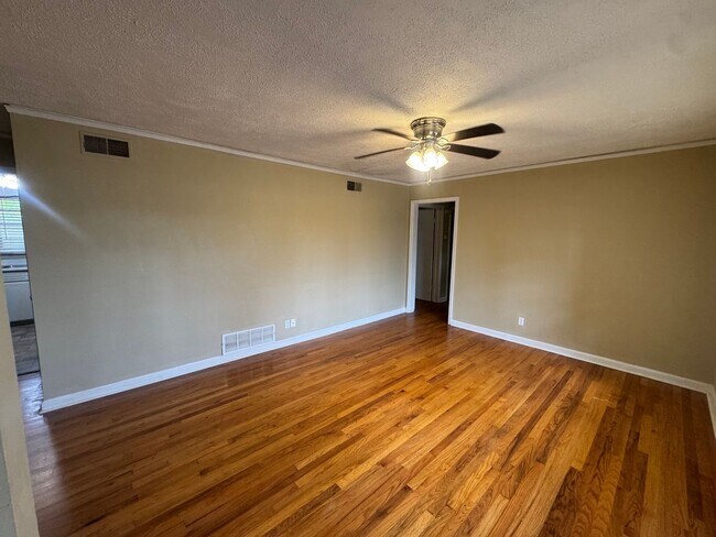 Photo - Brick One Level.