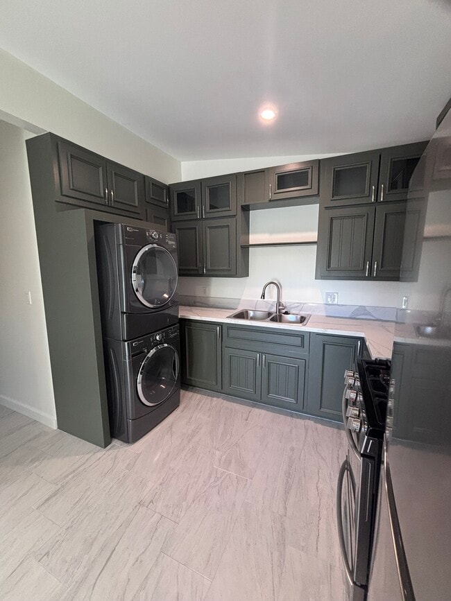 Photo - 7329 Mason Ave