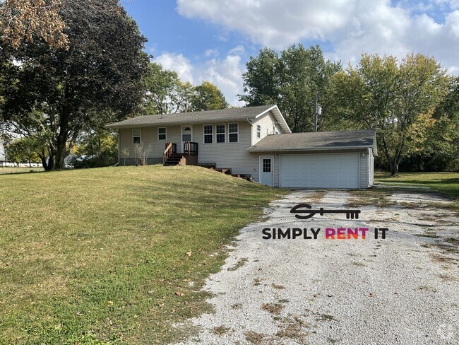 Building Photo - 3 Bedroom Acreage Just Outside Ames Rental