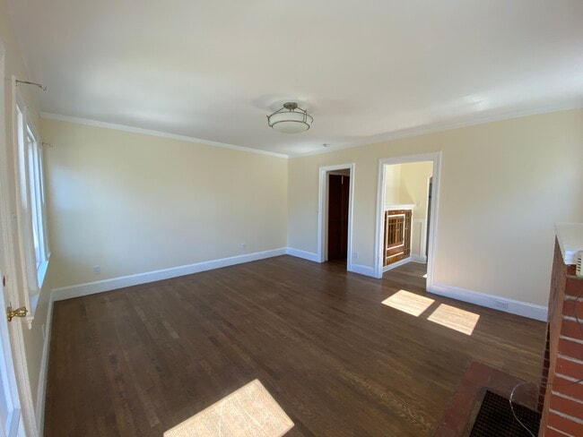 Photo - 567 59th St Apartments