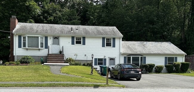 Building Photo - 7 Heidi Ln