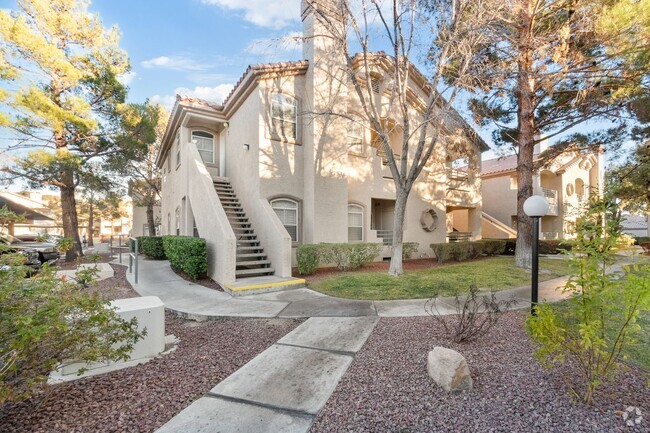 Building Photo - FULLY FURNISHED Condo with a Community POO...