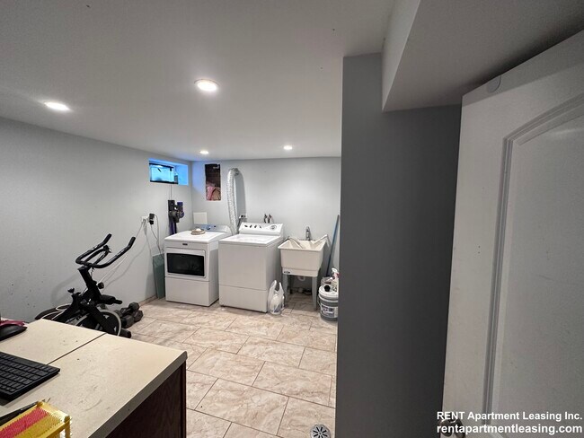 Photo - 9944 Karlov Ave