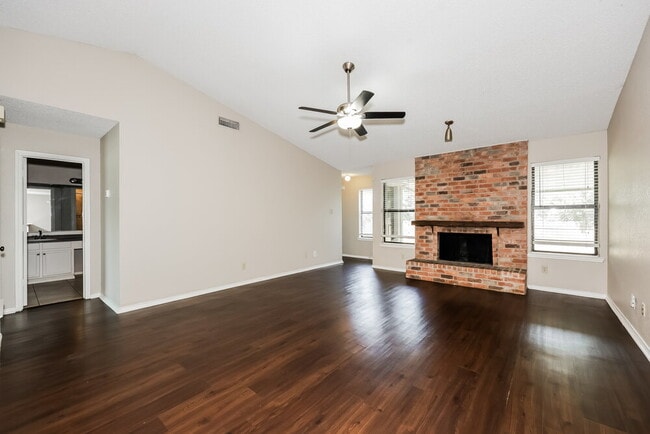 Photo - 1812 Hunting Green Dr