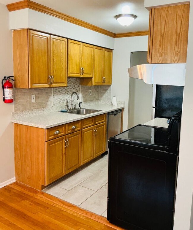 Photo - 84 Manchester Ct