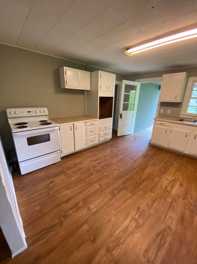 Photo - 126 Lakeview Dr