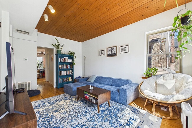 Living room as you enter the space - 2330 W Palmer St Unit #2