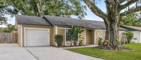 Photo - 634 Hemlock Ln