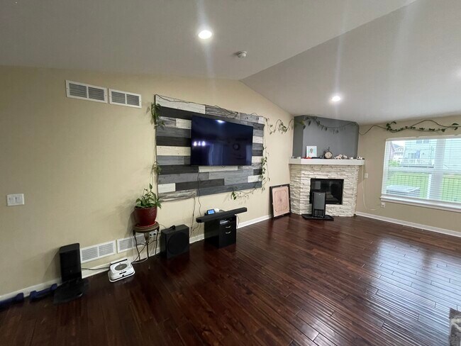 Photo - 230 S Legacy Way