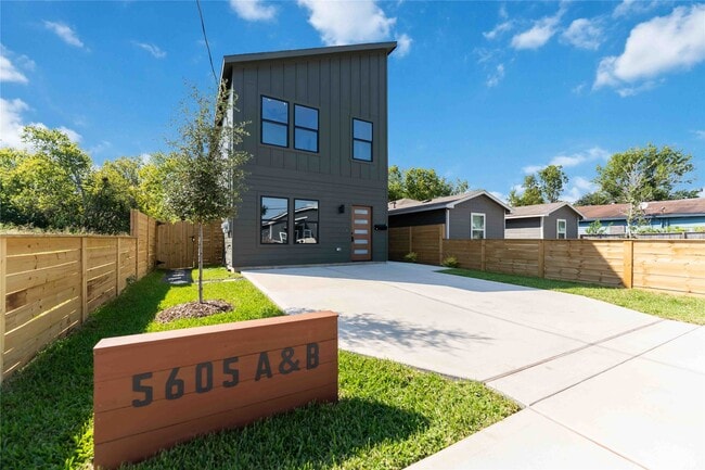 Building Photo - 5605 Tommye St Unit A B