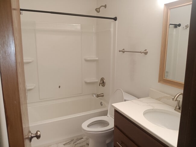 Photo - 117 Hilly Oak Dr