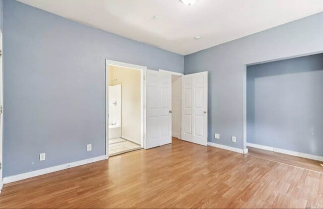 Photo - 507 Kings Way