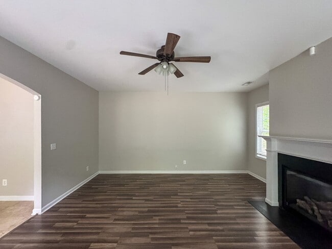 Photo - Spacious 4 Bed 2.5 Bath Fayetteville Home
