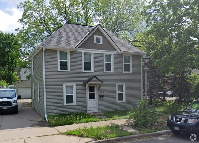 Building Photo - 726 Randolph Ave Rental