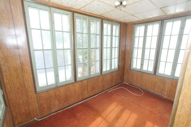 Photo - 407 Sanders Ave