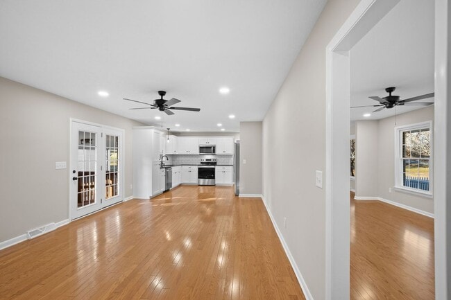 Photo - 215 Hill St