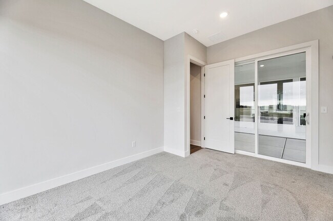 Photo - 832 N Speyside Cir