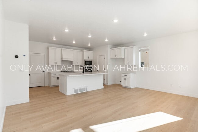 Photo - 65 S Lunar Wy