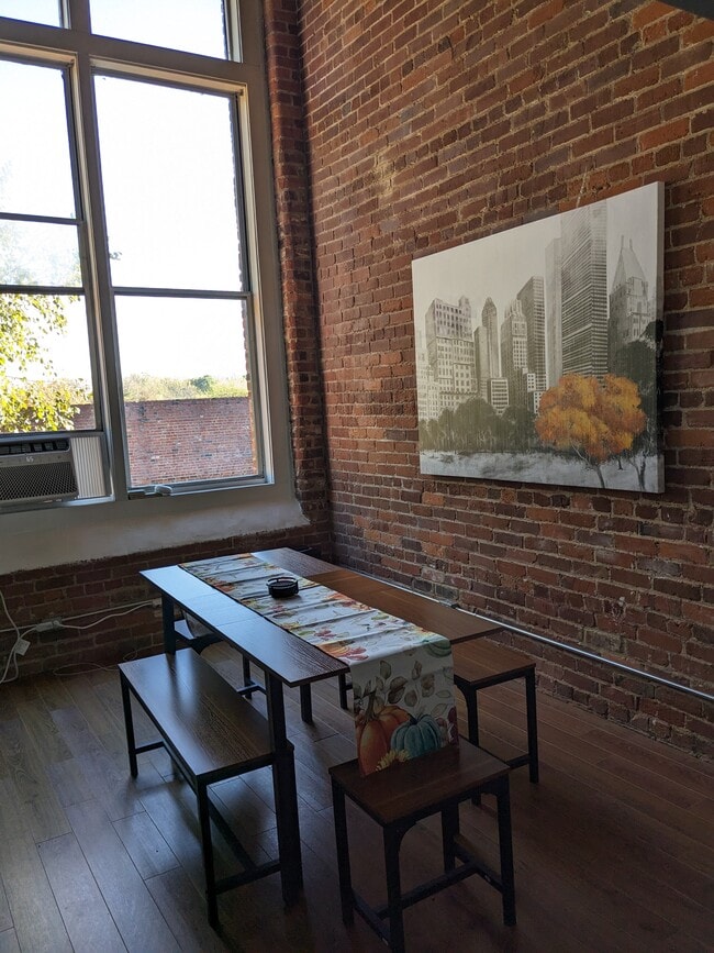 Dining room - 201 S Hoskins Rd Unidad 229