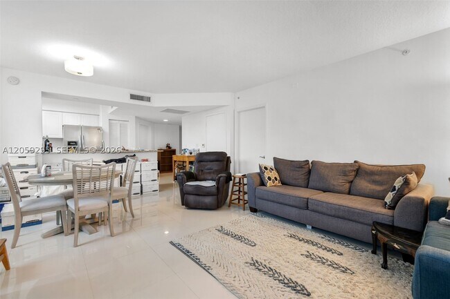 Photo - 19501 W Country Club Dr Unit 309