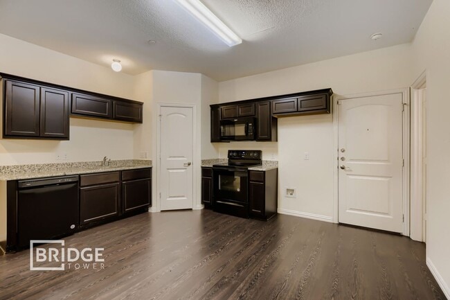 Photo - 1317 Lakecrest Ln
