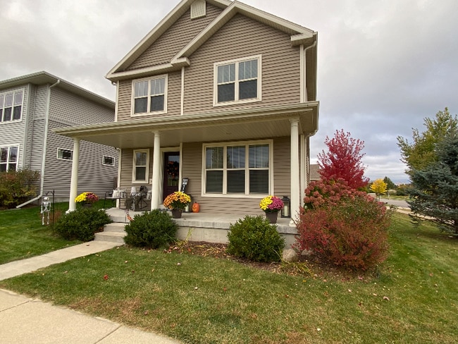 Photo - 204 Sugar Maple Ln