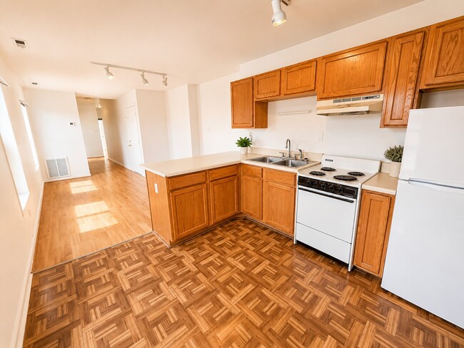 Photo - 507 W Grace St Unit C3