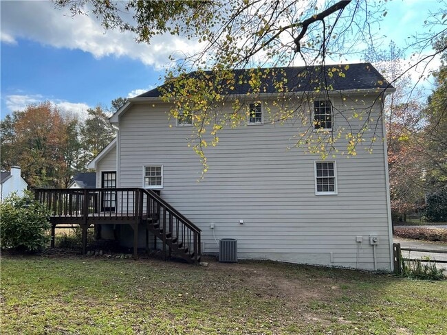 Photo - 612 Sutton Way SW