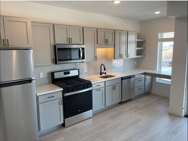 Building Photo - 3810 Ballantrae Rd Unit 608