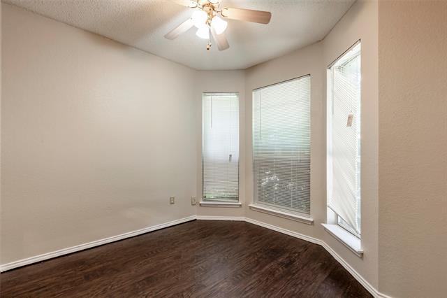 Photo - 845 Applewood Dr
