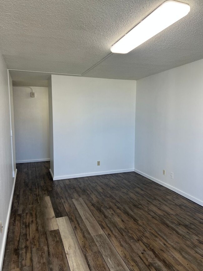 Photo - Kukui Plaza - 3 Bedroom 2 Bath 1 Parking Unit 1102