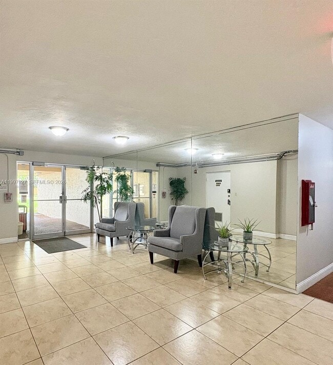 Building Photo - 7300 NW 17th St Unit 216