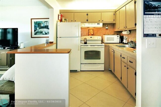 Photo - 27 Newport Ct