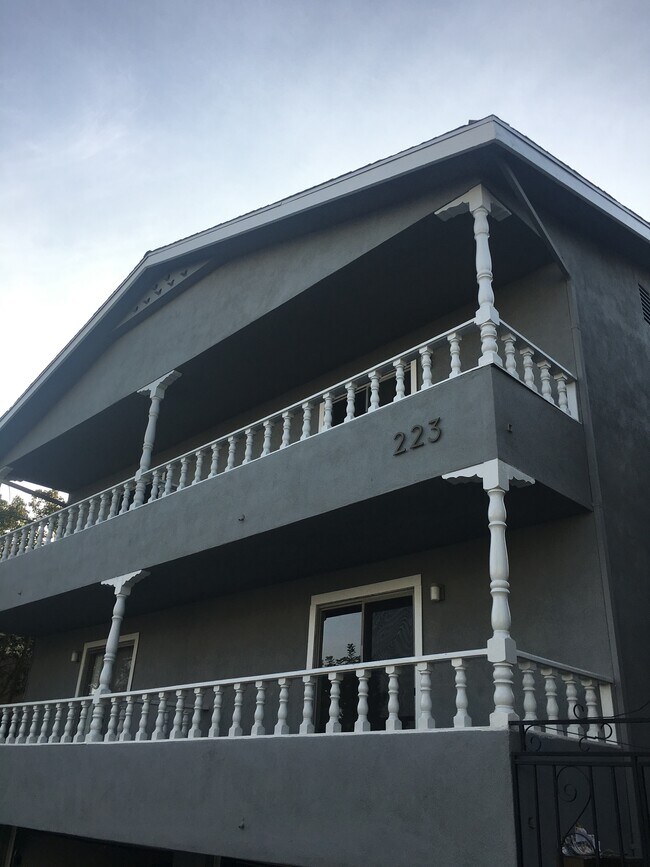 Photo - 223 N Kenwood St