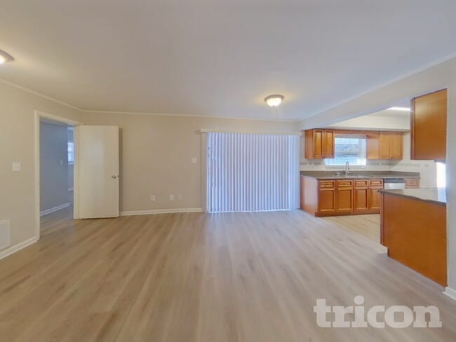 Photo - 7102 Woodfield Dr