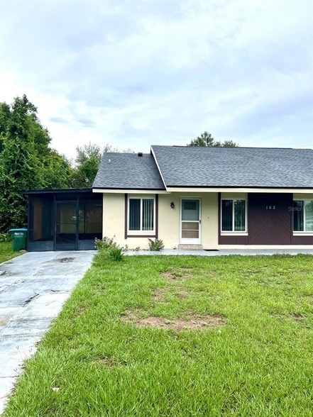 Building Photo - 162 Landmark St