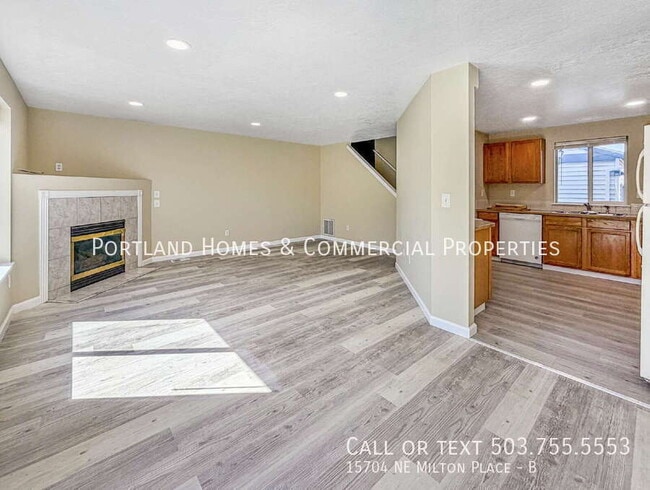 Photo - 15704 NE Milton Pl Unit B