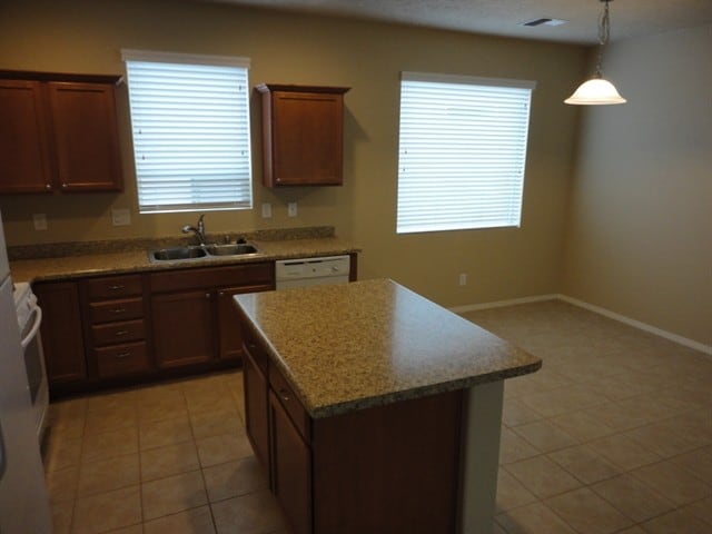 Photo - 1139 Northern Lights Way NE