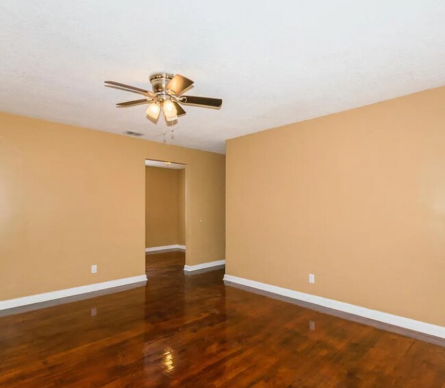 Photo - 5523 Minosa Cir E