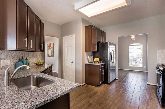 Building Photo - 22518 Hamlet Park Ct