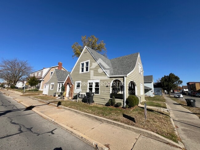 Photo - 202 E 13th St Unit 1