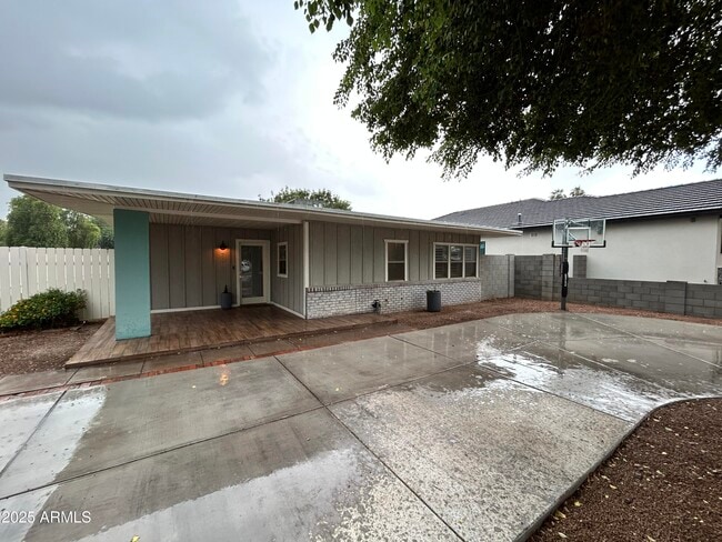 Building Photo - 7031 N 14th Dr