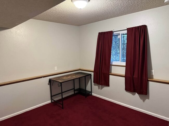 Photo - 4039 Cooke Dr Unit Downstairs Bedroom 1
