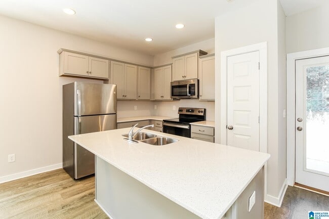 Photo - 151 Park Dr N